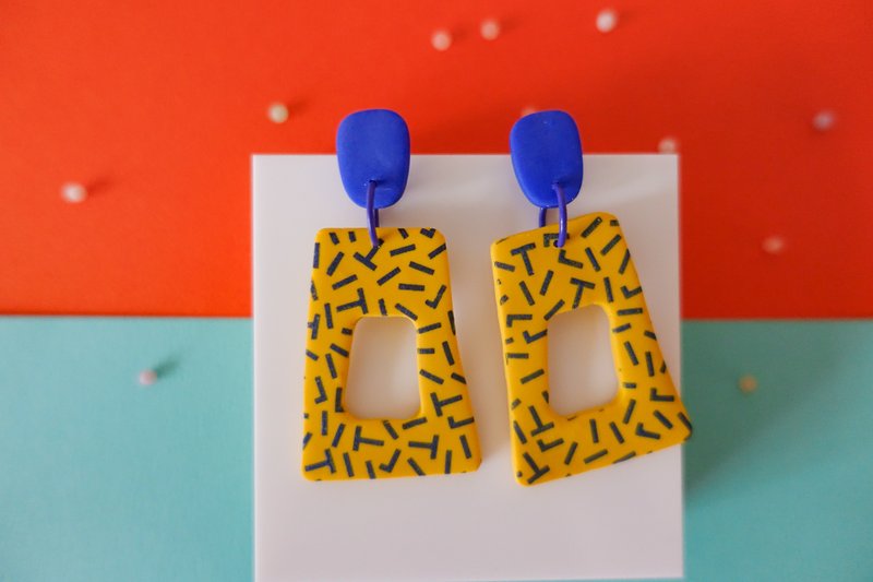 Stubborn Series-Contrasting Printed Trapezoid Handmade Soft Pottery Earrings - Earrings & Clip-ons - Pottery Multicolor