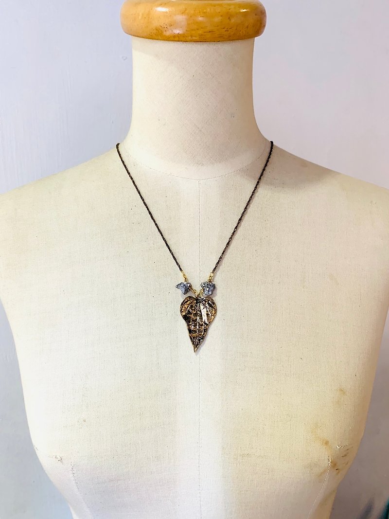 Copper hand made _ retro leaves silver quartz stone crystal _ long necklace _ medium long necklace _ short necklace - Long Necklaces - Copper & Brass Silver