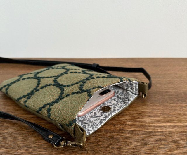 ハンドメイド　ミナペルホネン　スマホポシェット⑅︎◡̈︎* スマホポシェット ミナペルホネン タンバリン ハンドメイド