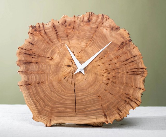 木製壁掛け時計 / ミニマルな彫刻時計 / ナチュラルな壁装飾 - ショップ Perfecto Handmade 時計 - Pinkoi