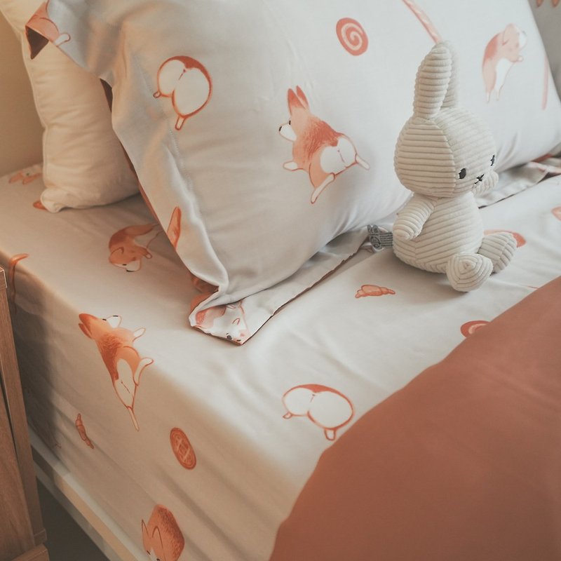 Taiwan/European Standard Corgi Eating Bread Thin Bed Bundle Dual-purpose Quilt Set (60 Pieces) 100% Tencel - Bedding - Other Materials Orange