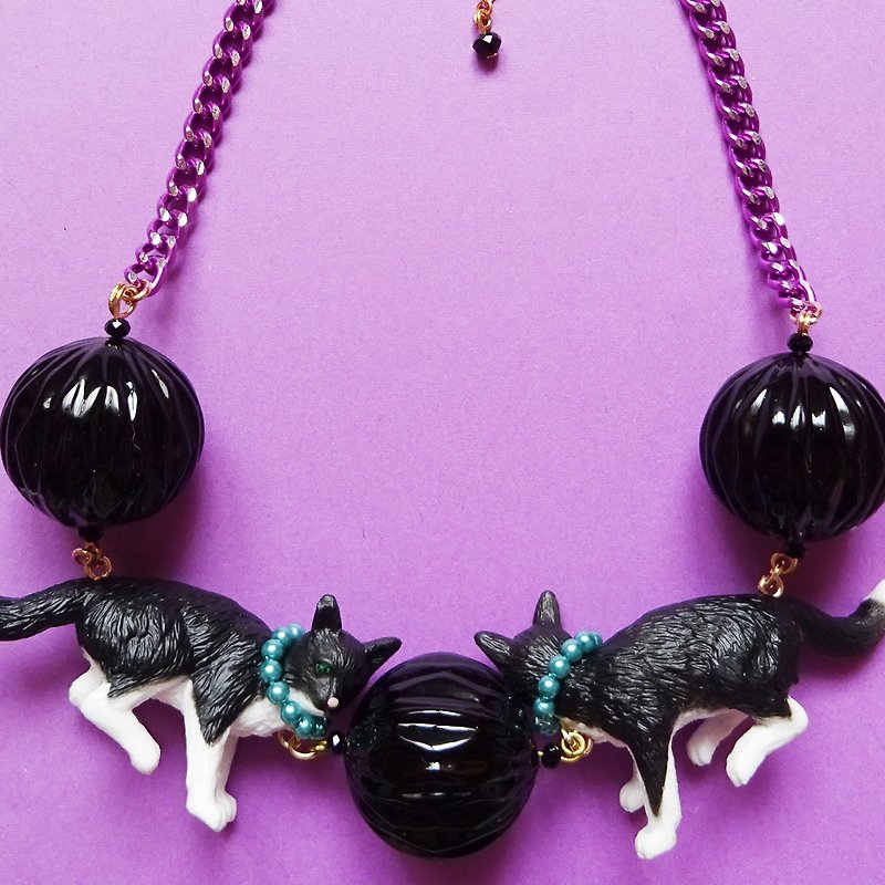 Sedmikrasky Twin Cat Necklace / Black - Necklaces - Plastic Black