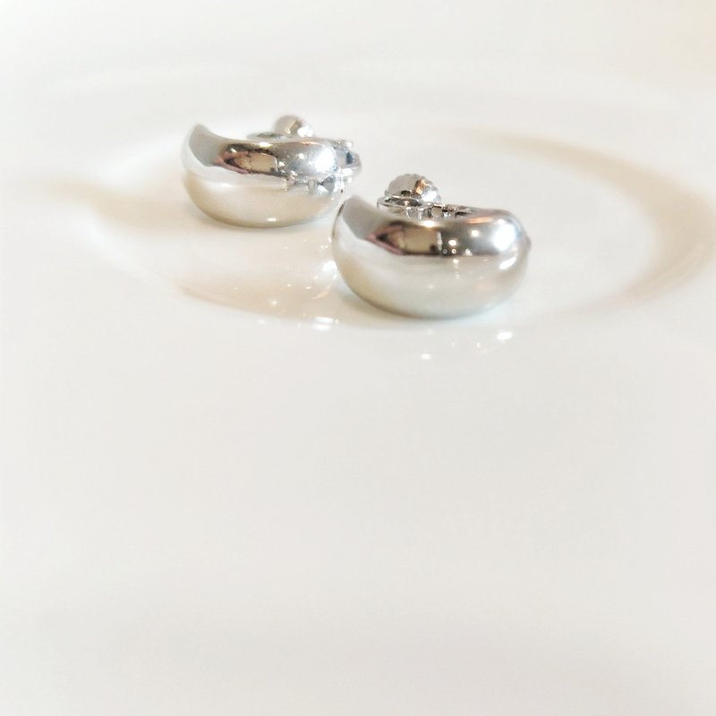 Un Jess Cadeau/Vintage vintage jewelry selection / silver semi-arc clip earrings - Earrings & Clip-ons - Other Metals Silver