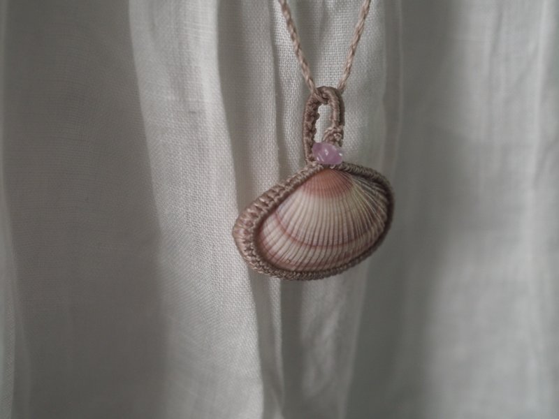 Purple shell braided necklace - สร้อยคอ - เปลือกหอย 