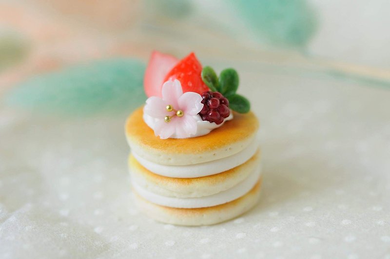 :│Sweet Dream│:Chunyang: Cherry Blossom Strawberry Muffin + Bag Ornament/Key Ring/Birthday/Gift - พวงกุญแจ - ดินเหนียว สีส้ม