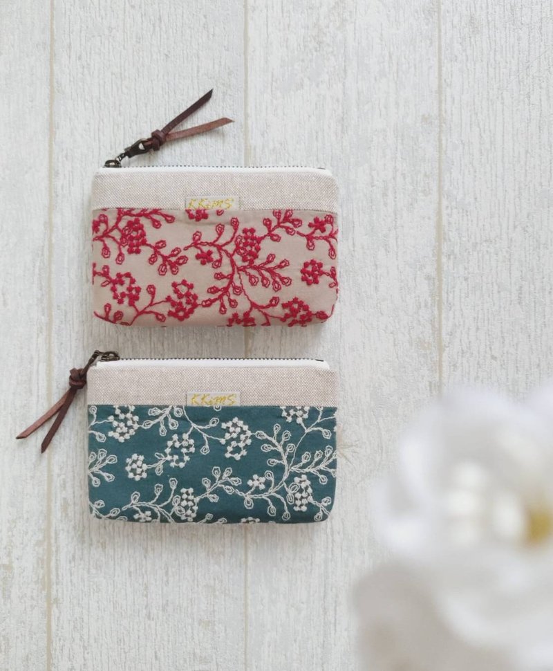 【FWL/四層小錢包】日本刺繡 小葉果實 暗紅 藍綠 法國金蔥布 - 零錢包/小錢包 - 棉．麻 多色