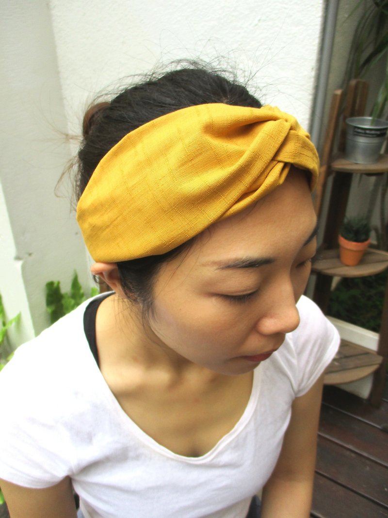 Cross hair band (elastic handmade)-dark yellow slub yarn - เครื่องประดับผม - ผ้าฝ้าย/ผ้าลินิน สีเหลือง