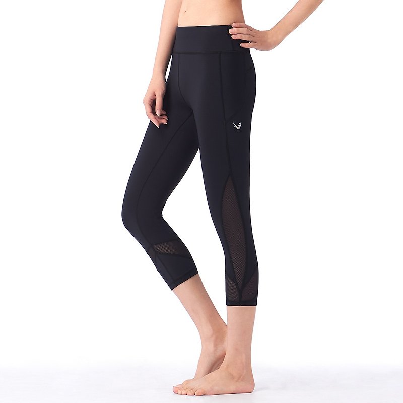 【MACACA】-2 Petals hip fixed six-point pants-ASE6551 black - Women's Yoga Apparel - Nylon Black