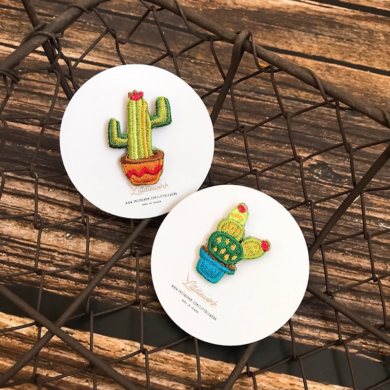 Embroideried patch Embroidery pin | cactus | Littdlework - เข็มกลัด - งานปัก หลากหลายสี