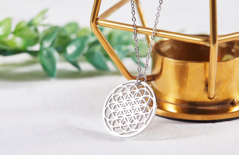 Symbol of life and the universe ~ Flower of Life Necklace - Anti-allergic - Necklaces - Stainless Steel Silver