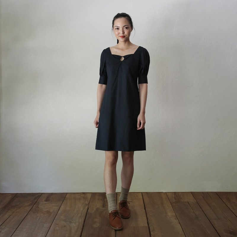 Ingrid Sweetheart Neck Dress - ชุดเดรส - ผ้าฝ้าย/ผ้าลินิน หลากหลายสี