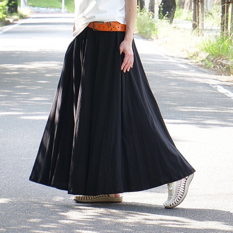 [Freely Arrangeable Skirt] Comfort - You can design it freely. Beautiful silhouette with every movement. Circular skirt. Solid color. Black. d-sk005 - Skirts - Cotton & Hemp Black