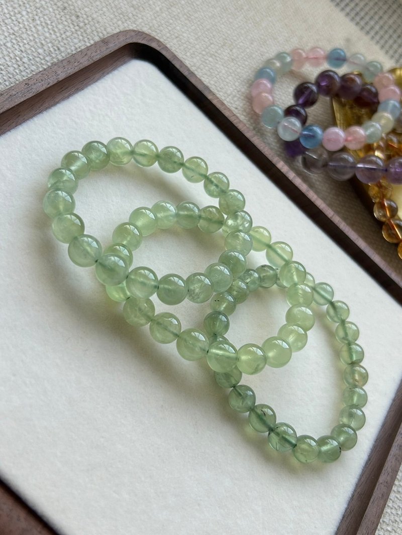 Huaguang-Zangjing Pavilion | Stone-Prehnite | Corresponding to the heart chakra - สร้อยข้อมือ - คริสตัล 