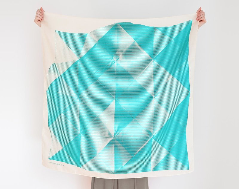 Folded Paper Green Furoshiki Scarf - ผ้าพันคอ - ผ้าฝ้าย/ผ้าลินิน สีเขียว