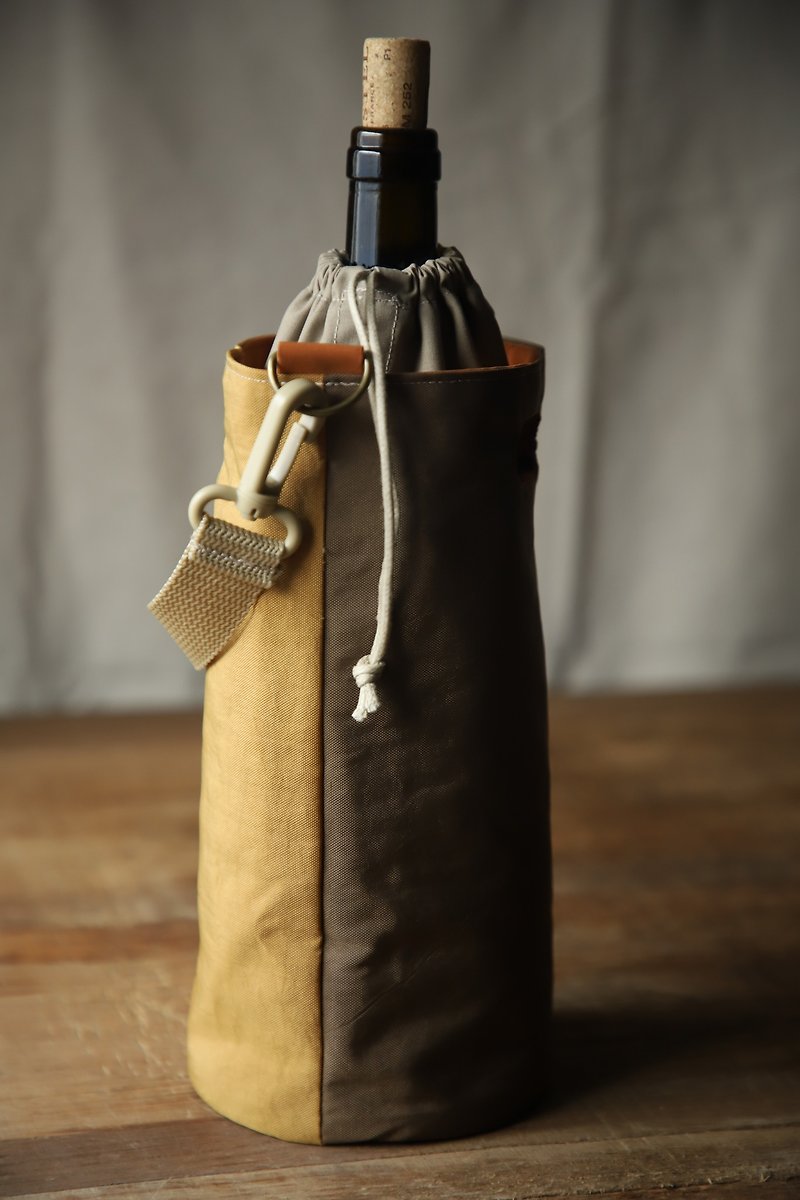[Studio Xie] Carrying a wine bag/Red wine bag, coffee + earthy yellow - กระเป๋าแมสเซนเจอร์ - ไฟเบอร์อื่นๆ สีนำ้ตาล