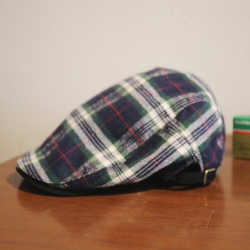 氣質藝術家* 鴨舌帽 紳士帽 文青款(法蘭絨綠格) - 帽子 - 紙 綠色