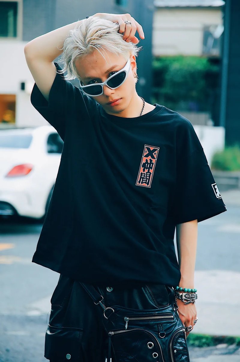 江戶文字 仲間短T - 女 T 恤 - 棉．麻 黑色