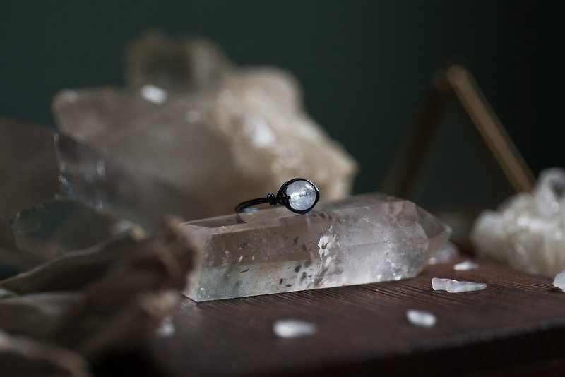 6月誕生石-   5.5mm冰種6A藍月亮線戒 琉璃紺 中性 - 戒指 - 寶石 白色