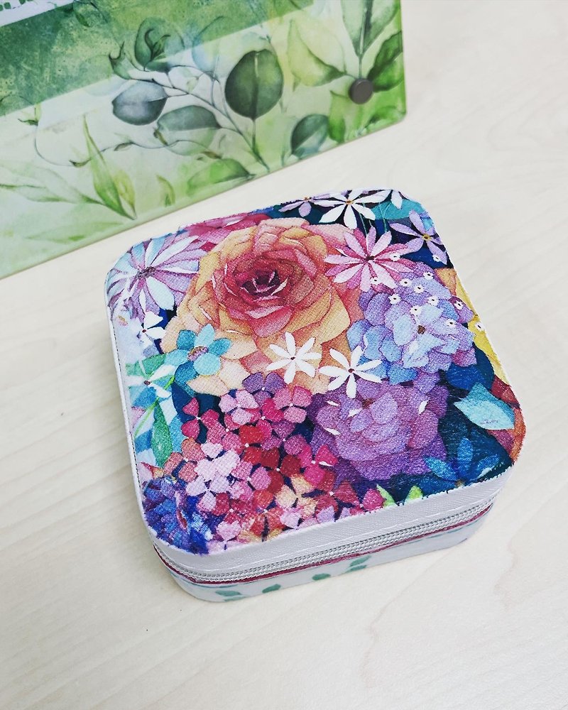 Portable jewelry box, small jewelry, jewelry rings, earrings storage, Butterfly Cubat paper art collage - Other - Polyester Purple