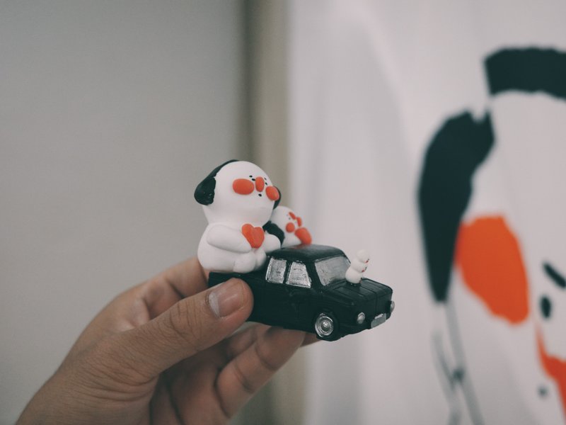 坐在車子上的BiuBius 和 豆豆門 - 擺飾/家飾品 - 黏土 黑色