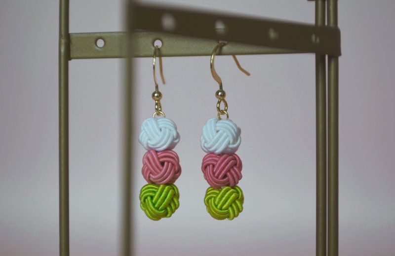 【Shuiyin Earrings】Jade Knot Flower See Dumplings - Earrings & Clip-ons - Paper 