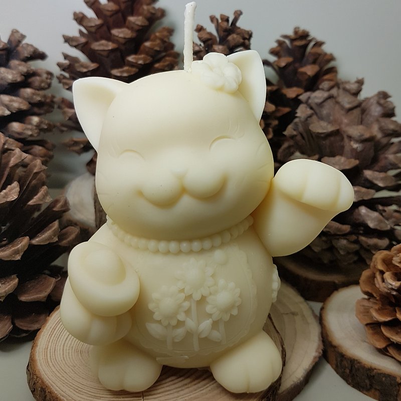 Handmade beeswax candle - Lucky Cat - Candles & Candle Holders - Wax Yellow
