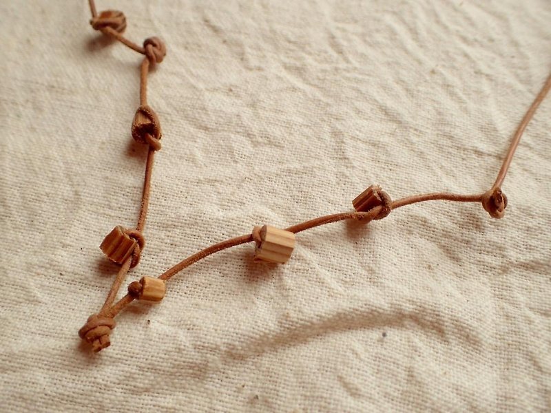 spin necklace - Necklaces - Wood Brown