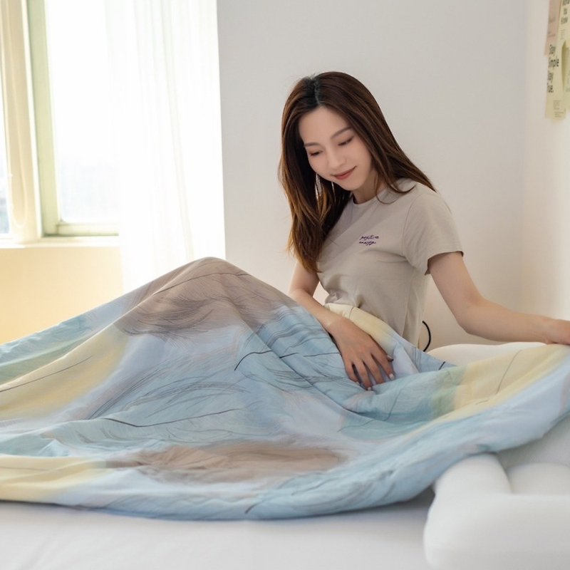 Printing Technology Instant Cool Extremely Frozen Quilt 150*180cm Cool Quilt/Cool Quilt/Ice Quilt (Seven Colors) - เครื่องนอน - เส้นใยสังเคราะห์ หลากหลายสี