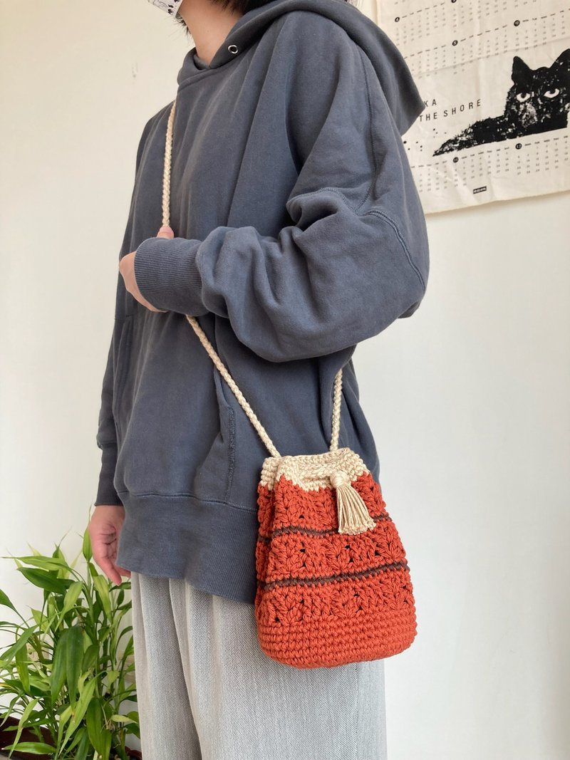 小水桶包 手工編織 斜背 手提 - 側背包/斜背包 - 棉．麻 多色