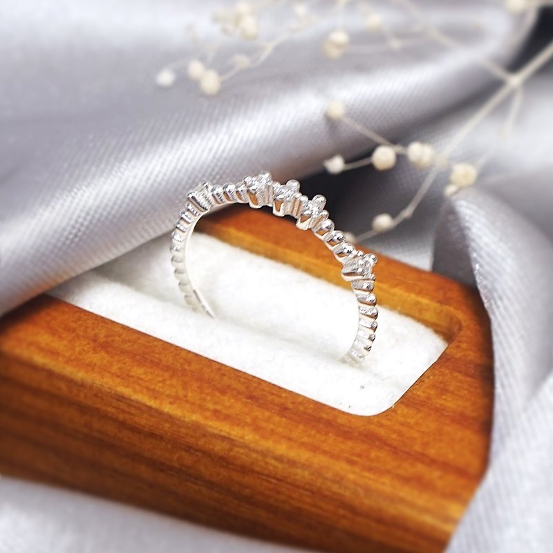 Flower snow love language sterling silver thread ring Taffy series small diamond ring 925 sterling silver ring tail ring - แหวนทั่วไป - เงินแท้ สีเงิน