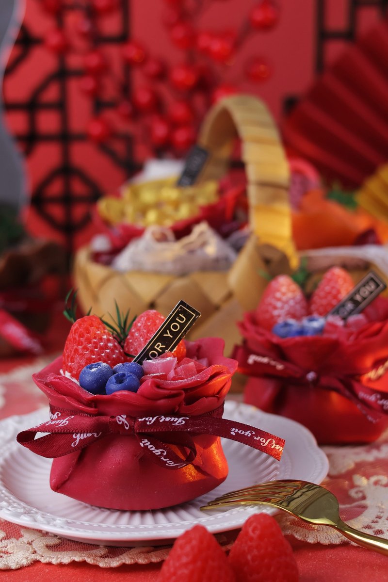 New Year's gift - Berry You Worry New Year's Handmade Soap 2025 New Year's Blessing Bucket - Soap - Other Materials Red