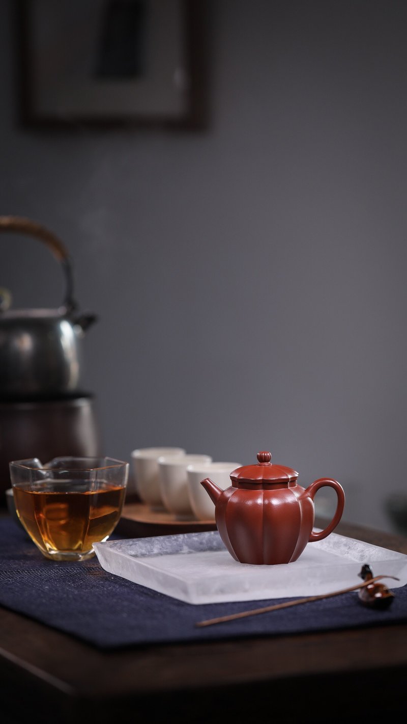 宜興紫砂壺 八瓣秋水 原礦朱泥大紅袍 145cc 7孔全手工茶具 - 茶壺/茶杯/茶具 - 陶 