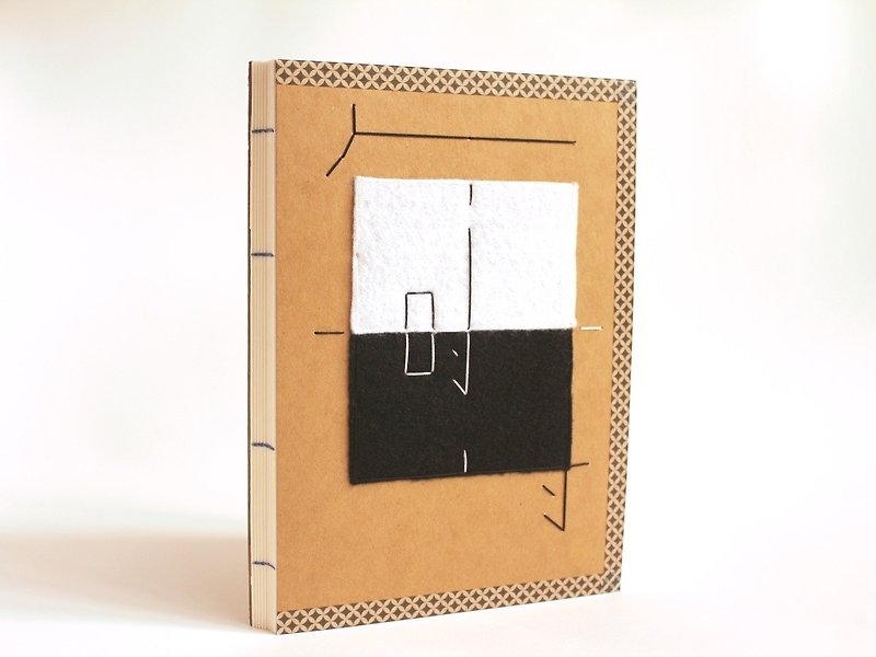 手作りのA5ノートブック - 時々刻々の瞬間（刻時刻） - ノート・手帳 - 紙 ブラウン