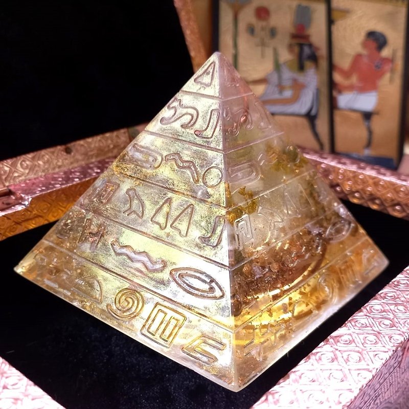 All-round high-frequency Aogang pyramid - ของวางตกแต่ง - คริสตัล สีทอง