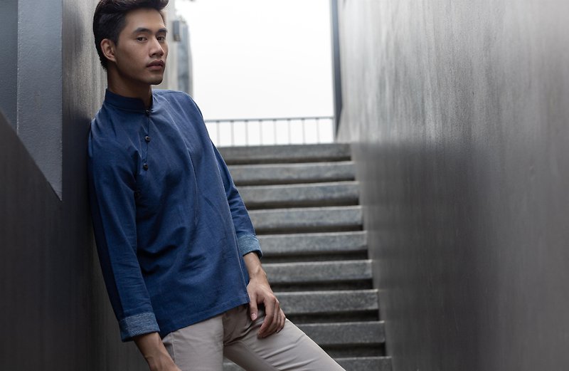 JUN Ordinary Oriental Hanfu Folded Sleeve Shirt Hand Woven Cotton Indigo Dyed - Men's Shirts - Cotton & Hemp Blue
