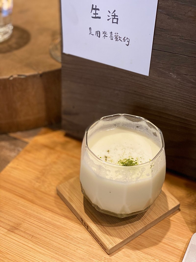 Biluochun Green Almond Tea/Xing Benshan Handmade Almond Tea【Slightly Sugar/ 300ML / 1L 】Taiwan Green - Health Foods - Fresh Ingredients White