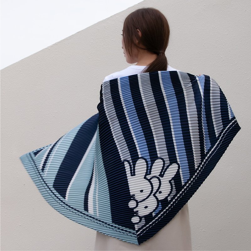 【Pinkoi x miffy】Errorism * Pleated Square (S)carf - Knit Scarves & Wraps - Polyester 