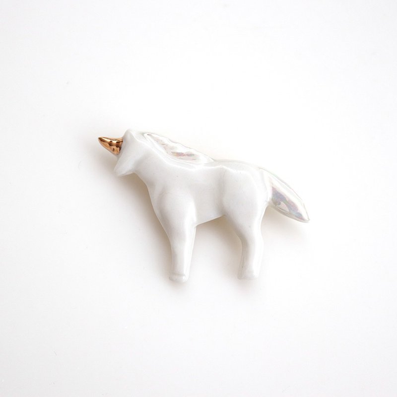 特別的獨角獸胸針 - 心口針/胸針 - 瓷 金色