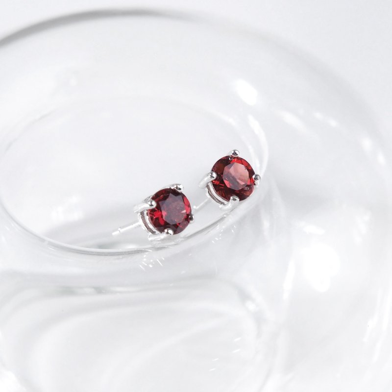 Zhu Xi| Stone Earrings/Ear Pin Type/January Stone|Natural Gemstone Earrings - ต่างหู - เครื่องเพชรพลอย สีแดง