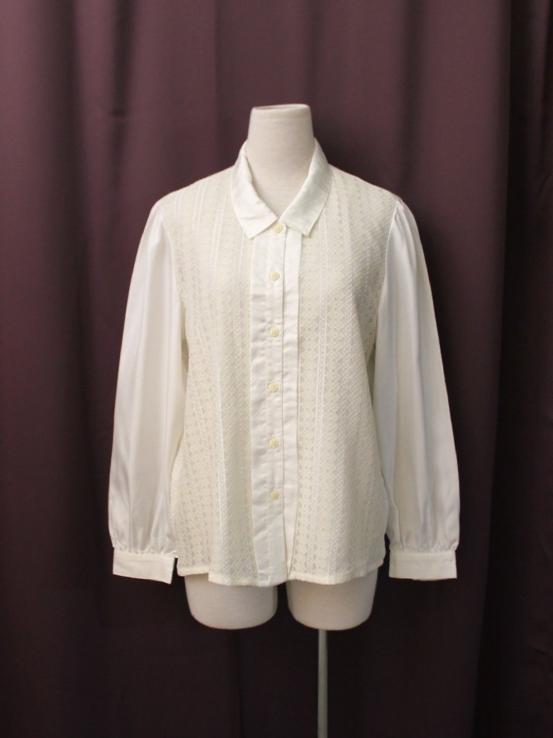 Vintage Japanese Elegant Lace Panel White Long Sleeve Vintage Shirt Vintage Blouse - เสื้อเชิ้ตผู้หญิง - เส้นใยสังเคราะห์ ขาว