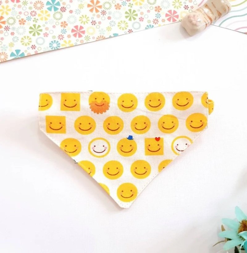 Happy  Smiley face Bandana Cat Collar with Breakaway Safety Buckle for cat, dog - 項圈/牽繩 - 棉．麻 黃色