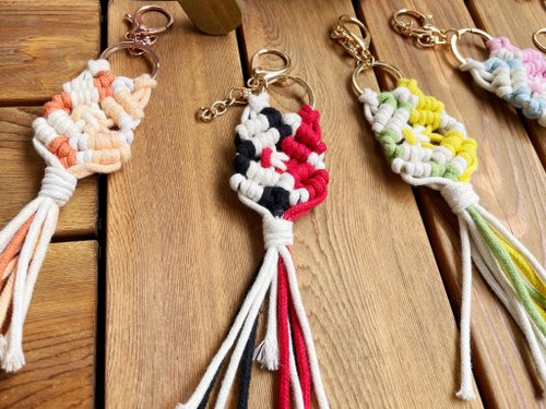 配色キーホルダーペンダント【マクラメキーホルダーキット】素材