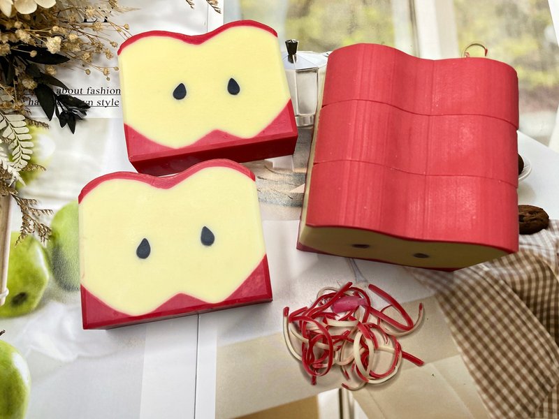 【24h Shipping】 Freshly Picked Apple | 25% Shea Butter Nourishing Soap – New Year Gift, Exchange Gift - สบู่ - วัสดุอื่นๆ 