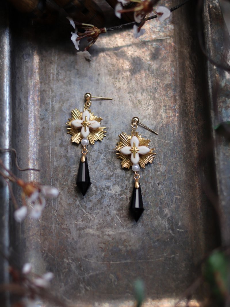 Retro style earrings holy cross flower - Earrings & Clip-ons - Resin Black