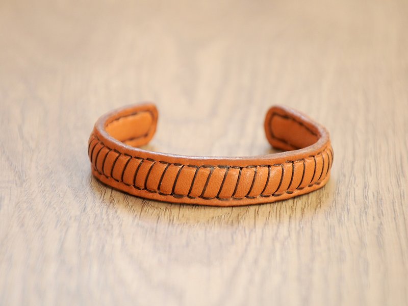 黃銅蕊 簡約風 手製皮革手環 - 手鍊/手環 - 真皮 橘色