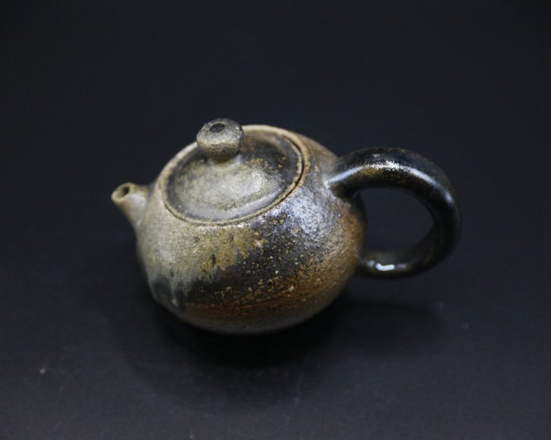 藏菁ㅣ柴燒 嵌蓋手拉坯壺 - 茶壺/茶杯/茶具 - 陶 