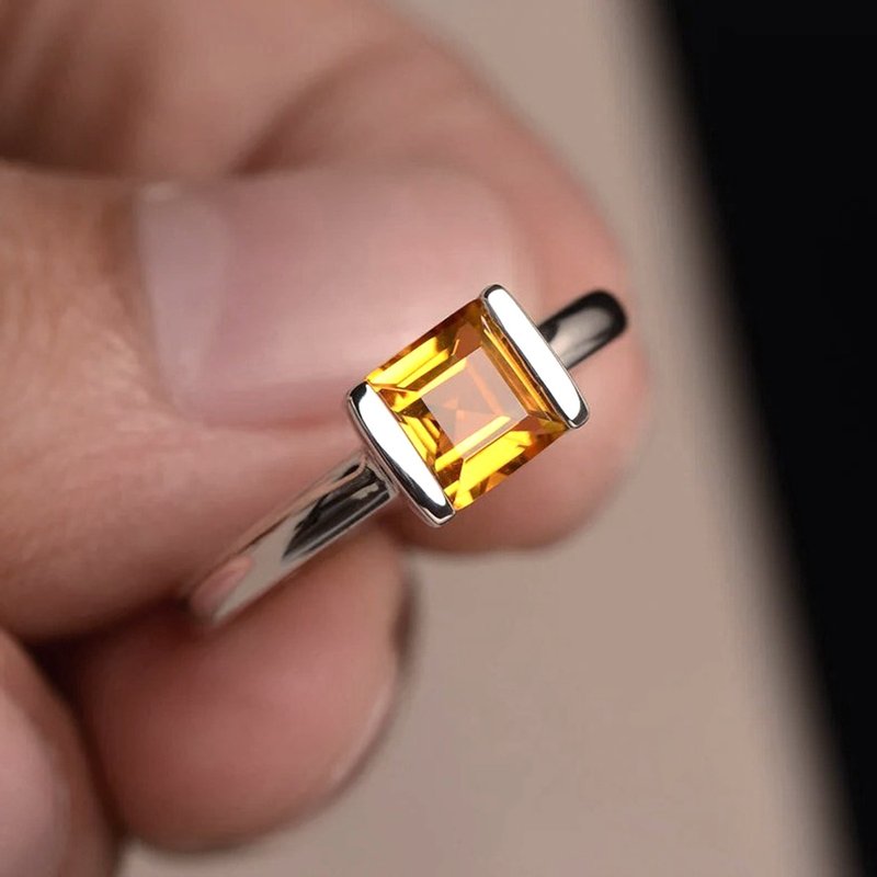 7.5 mm. Natural yellow golden sapphier ring silver sterling size 7.0 free resize - 戒指 - 純銀 黃色