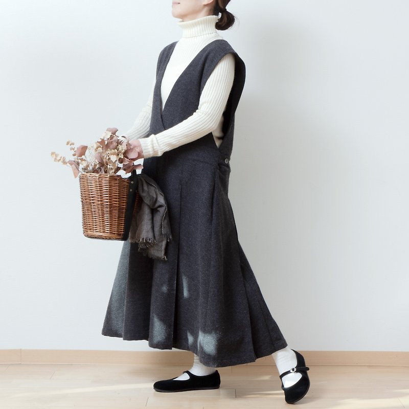 冬のカシュクールプリーツワンピース-ウールヘリンボ-ン/チャコール - 洋裝/連身裙 - 羊毛 灰色