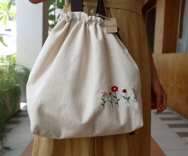 Embroidered drawstring cheap bag