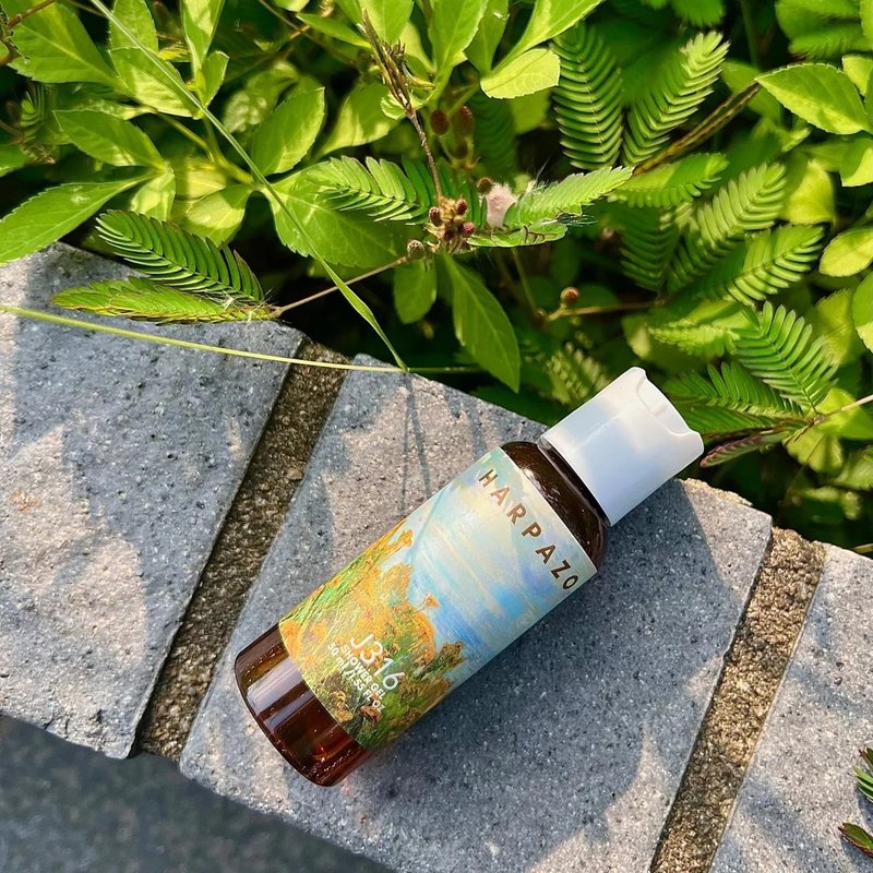 J316 旅行裝沐浴露 50ml 葡萄柚果香木質香調旅行裝可放包包上機 - 保養/沐浴旅行組 - 精油 綠色